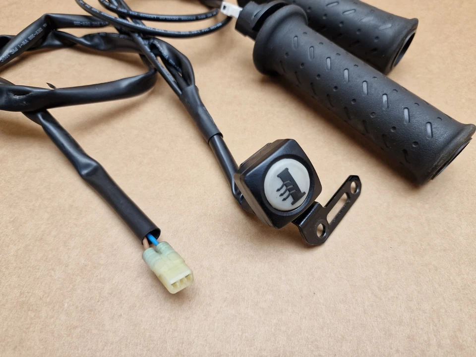 Рукоятки с подогревом, переключатель и ткацкий станок Triumph Tiger 1050 SPORT подлинные оригинальные 2013–2016 гг. - Изображение 2 из 4