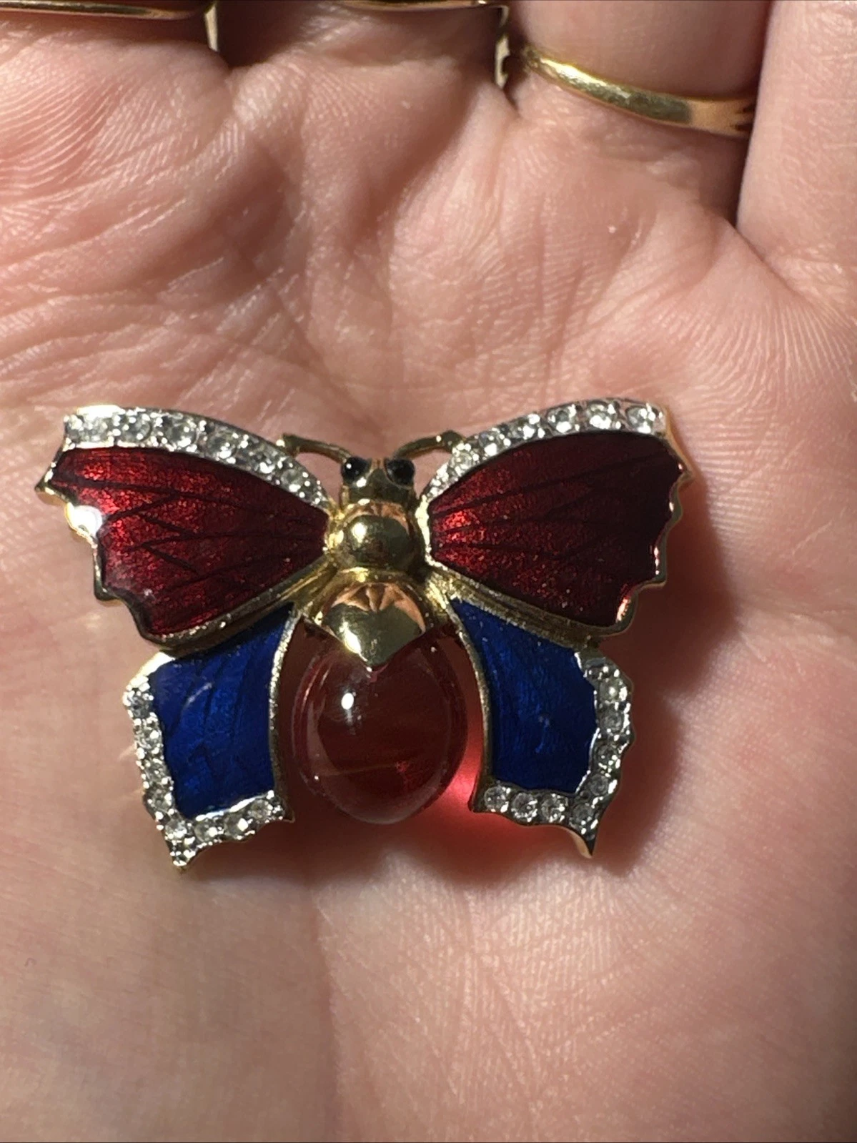 Broche Papillon, Doré, Rouge Et Bleu Avec Strass Blanc Bijoux Fantaisie