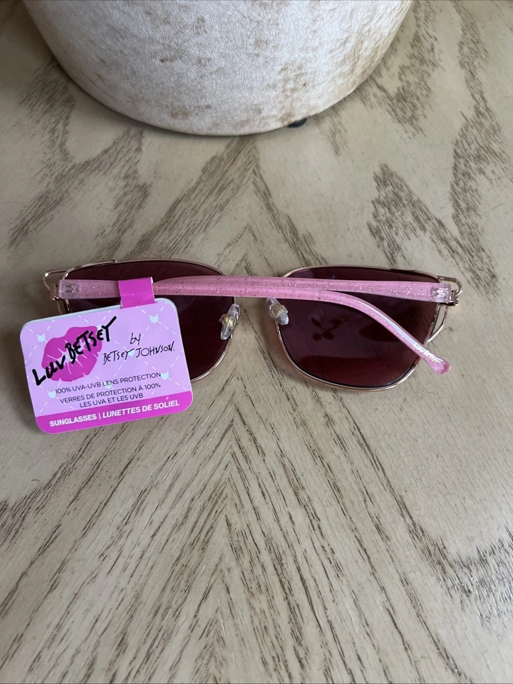 T132.6  Luv Betsey Johnson Cat Eye Sunglasses Pink Frame  LUV 23 221 RSE - Image 2 of 4