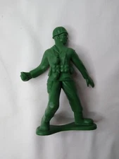 Vtg Large 4" Green Army Man Soldier Figure Greenbrier International Fighting