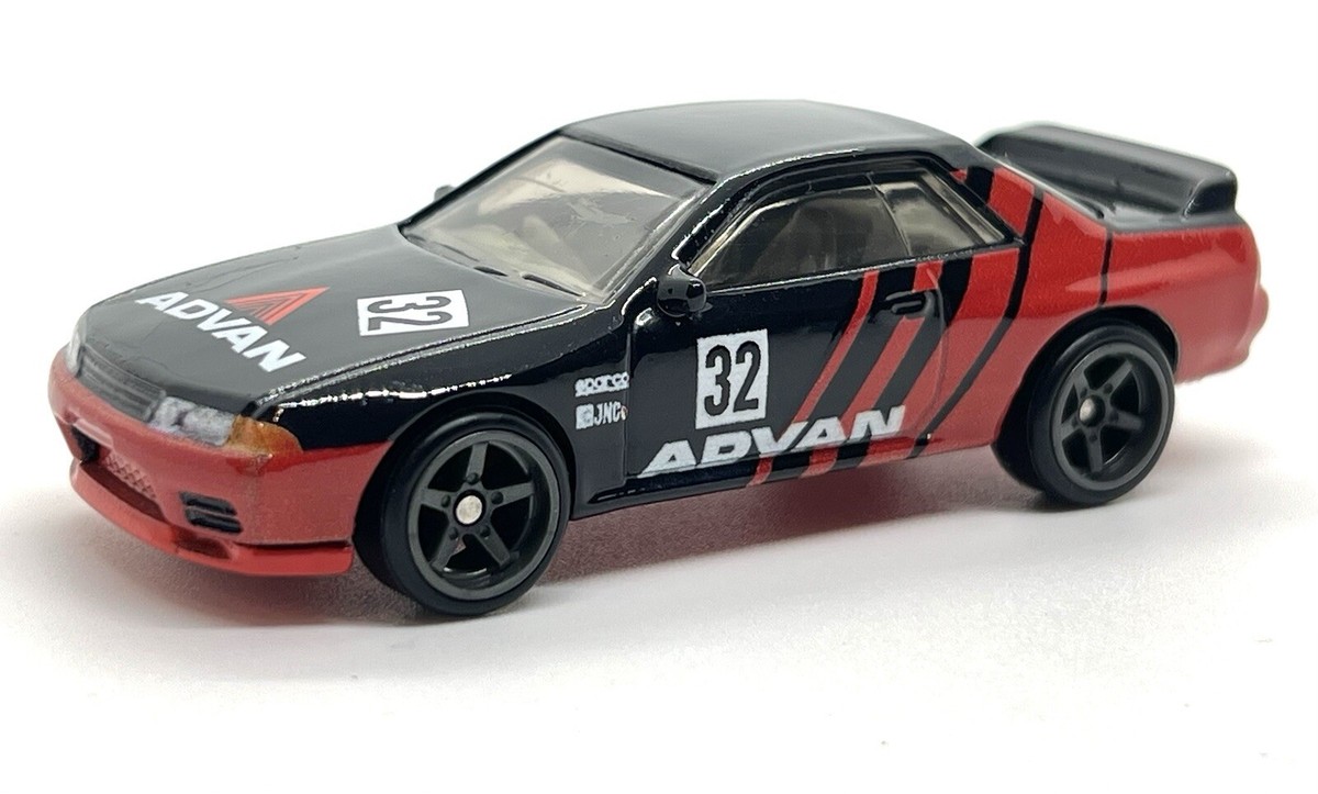 HOT WHEELS NISSAN SKYLINE GT-R R32 TEAM TRANSPORT PREMIUM