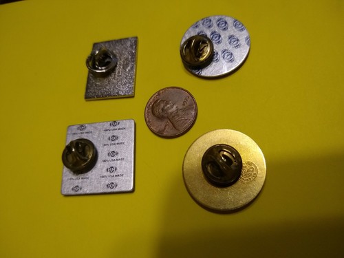 Lot Of Four Clinton Gore 96 Lapel Pins UAW Labor Saxophone Excellent, button - Picture 4 of 4