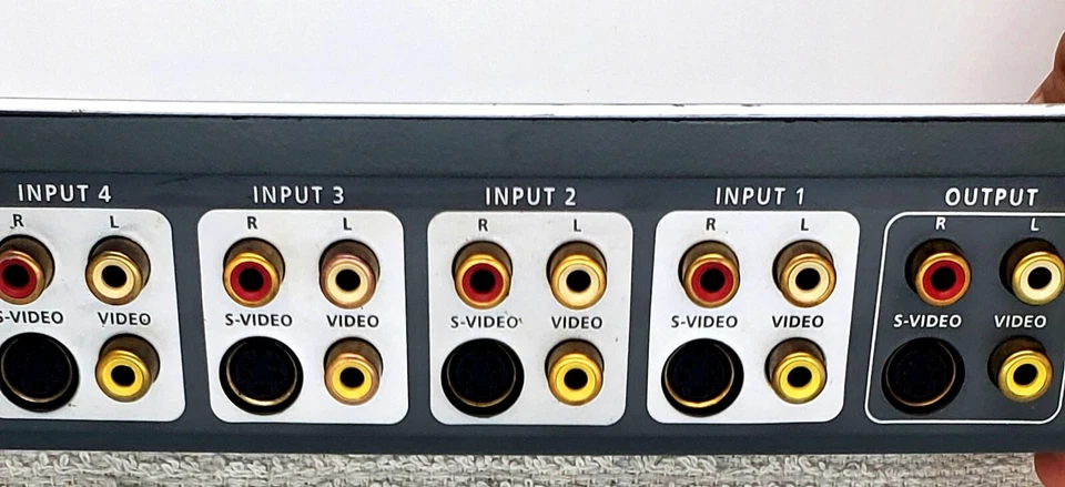 Radio Shack 15-1983 4-Way Audio/Video Selector Vintage  - Image 2 of 3