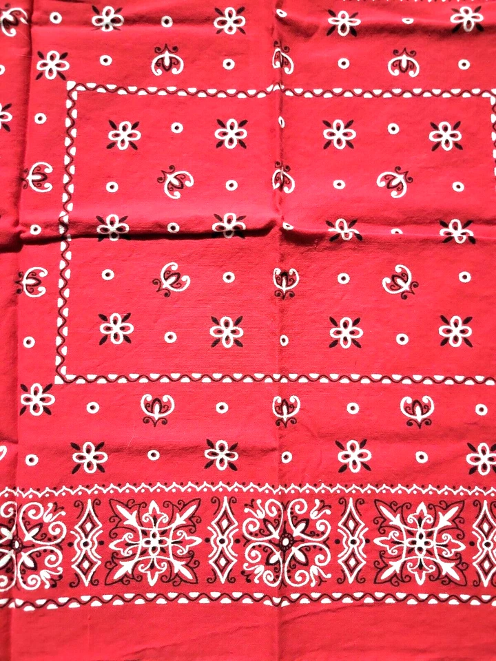 Bandana de Colección Color Rápido Rojo Tronco Ribete Algodón EE. UU. 20 Yellowstone Foto 3 de 4