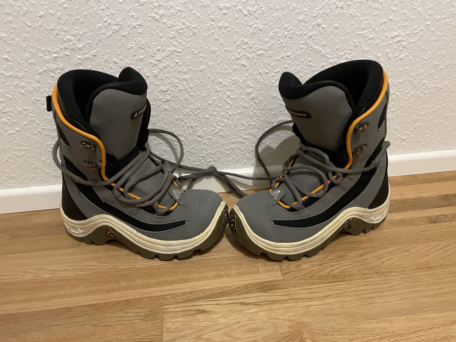 Snowboardschuhe Snowboard Boots Nitro Mondopoint 24,5