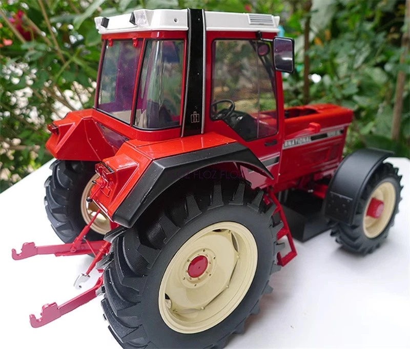 1:16 for Universal Hobbies for International 1255 XL for Case tractor LTD 999PCS - Image 4 of 4