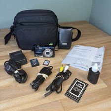 Nikon Coolpix S630 12.0 Mega Pixels 7x Zoom Blue Compact Digital Camera - BUNDLE