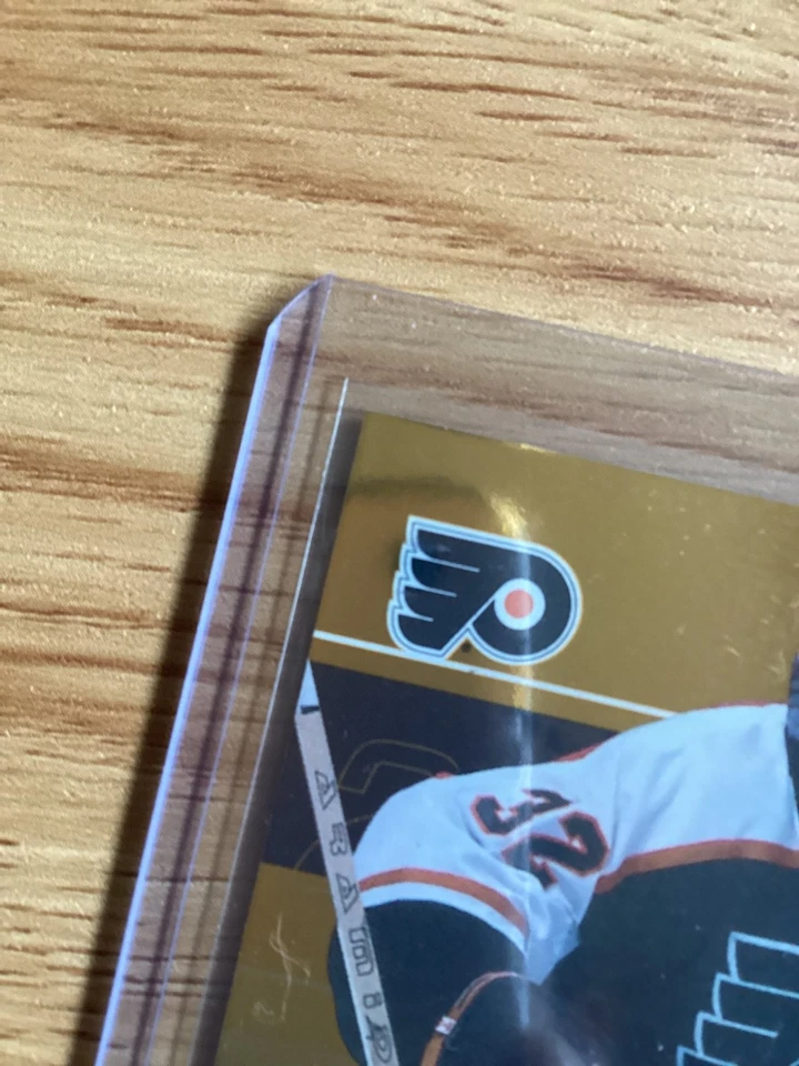 Roman Cechmanek - 2001 02 Be A Player Signature Series Gold Auto #165 - Flyers - Image 3 of 3