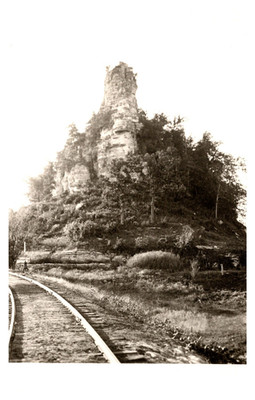 postcard Ester Rock Railroad Tracks Cassville Wisconsin B3052