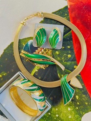 Christian Dior 1980s Vintage Green Enamel Crystals Leaf Flower Omega Mesh 4 Set