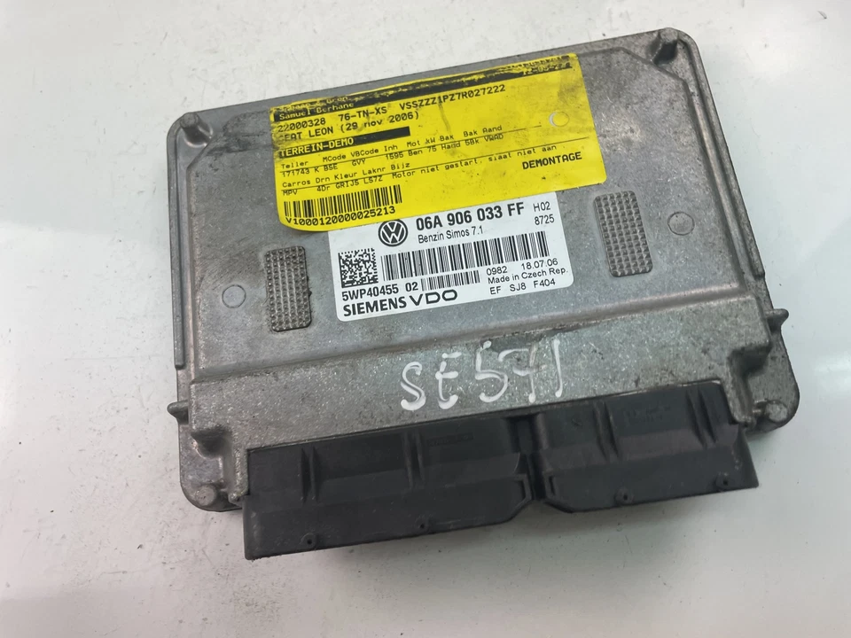 Centralina motore Seat Leon 1P1 ECU 06A906033FF 2006 17221821 - Immagine 2 di 4