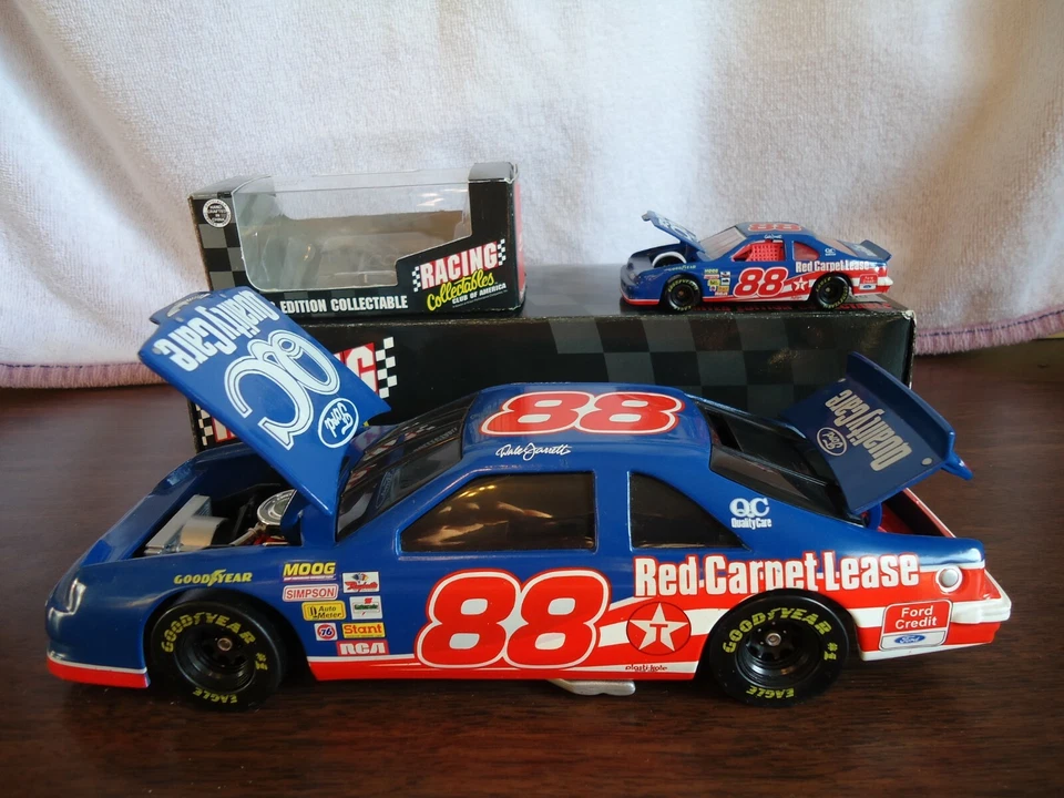 DALE JARRETT 28 Ford Quality Care 1996 RCCA 1/24 BW Bank 1/64 HO Car Diecast SET - Image 3 of 4