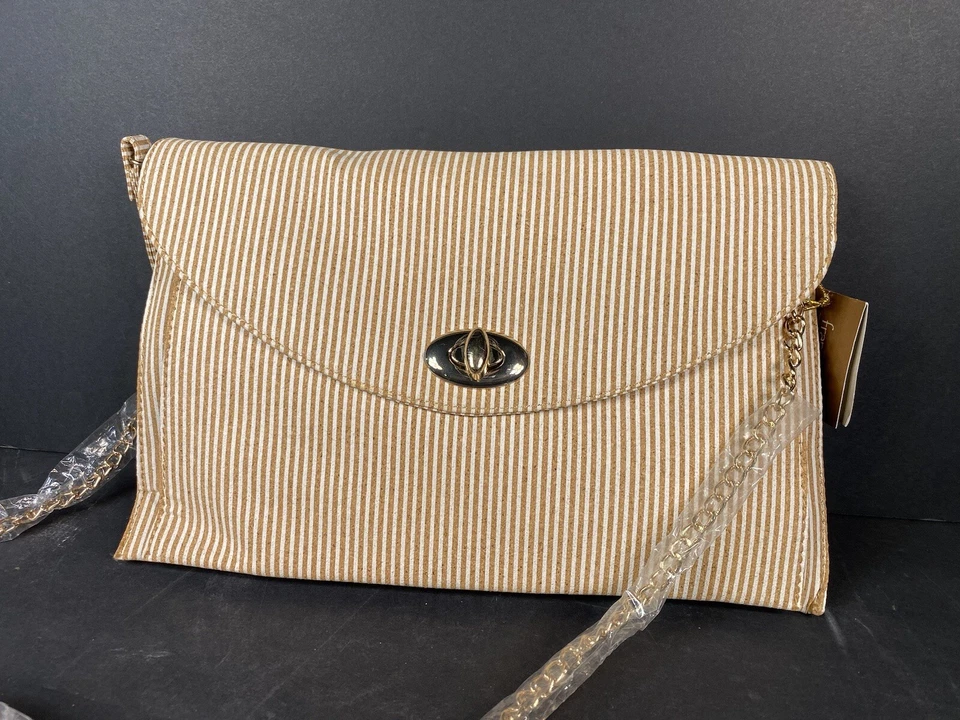 Cartera de verano con patrón de rayas de corcho Foto 2 de 4