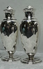 Vintage Tiffany & Co 9122B Salt and Pepper shakers - Makers 4482 Sterling