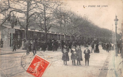 CPA 69 ETABLISSEMENT P.PERRAS STAND DES ETABLISSEMENT PERRAS A LA FOIRE