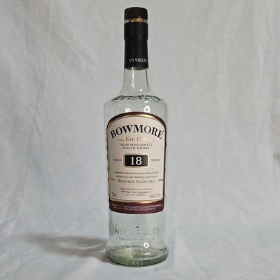 Bowmore 18 Years Old Islay Single Malt Scotch Whisky Bottle Original Collectible