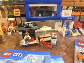 Lego City Town 60097 Complete with Instructions 
