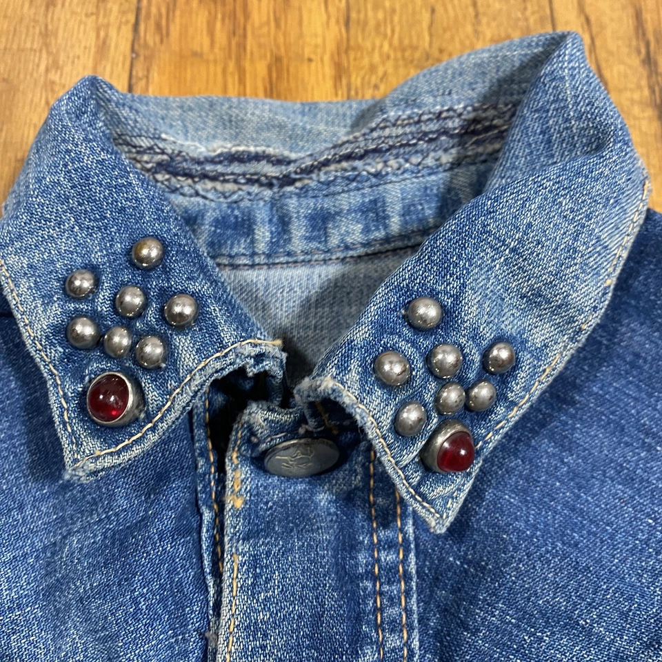 Chaqueta vaquera vintage de los años 50 con tachuelas + estrás estilo Rockabilly Foto 2 de 4