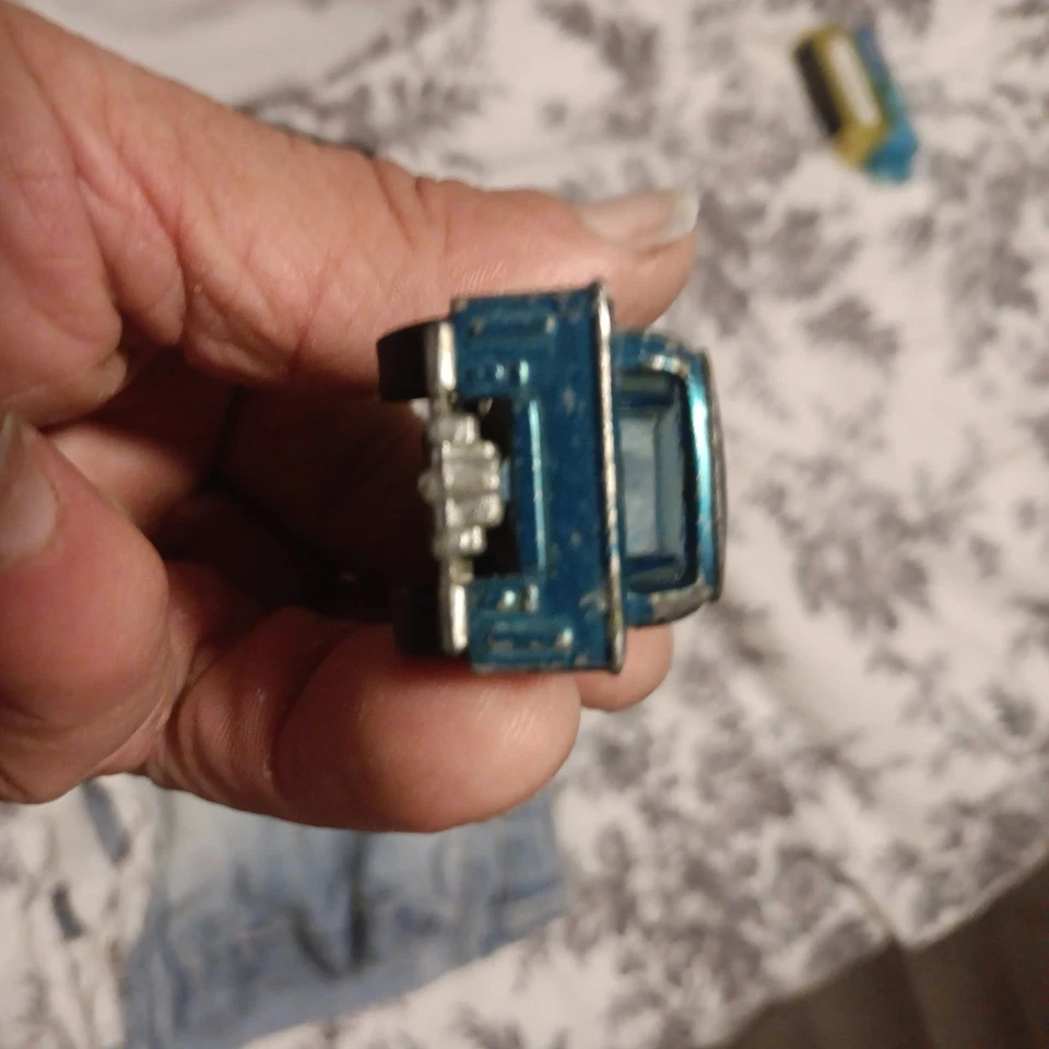 VW Beach Bomb Hot Wheels Redline Aqua 1969, sin tablas, muy buen estado Foto 2 de 4