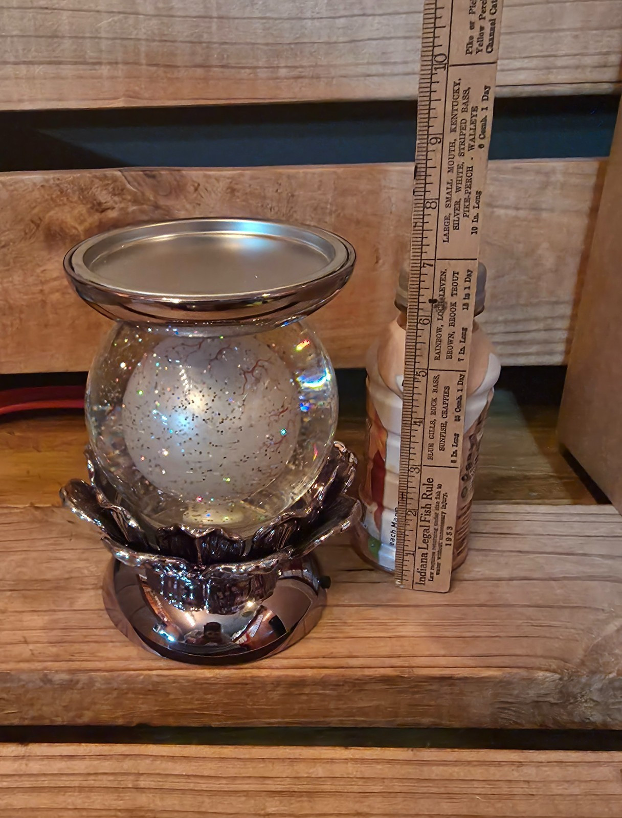 BATH BODY WORKS EYEBALL WATER GLOBE CANDLE PEDESTAL LIGHT UP ROTATING HALLOWEEN