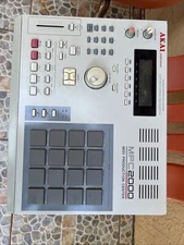 Akai MPC 2000 w/power cord