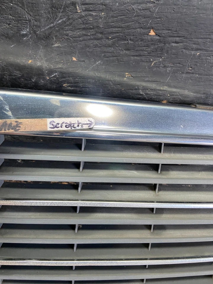 1997 to 2000 Mercedes C-Class W202 Front Upper Grill Grille OEM r2037 DG - Imagem 4 de 4