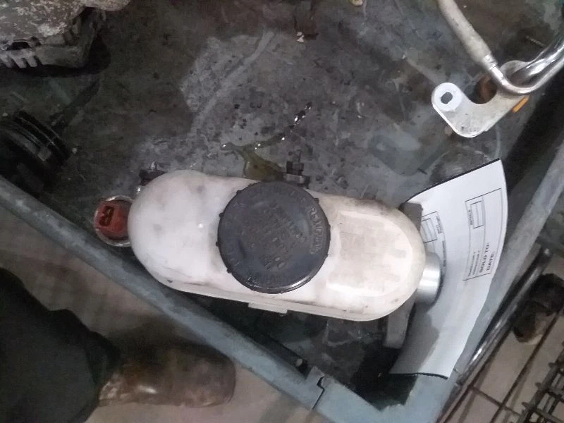 Cilindro maestro de freno con control de velocidad para camioneta Ford E250 94-96 77707 Foto 3 de 3