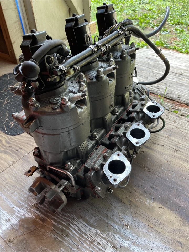 Motor de moto acuática Kawasaki Ultra 130 2001 Foto 2 de 4