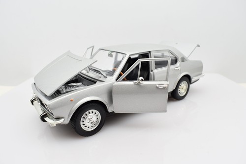 Modellino rally scala 1:24 alfa romeo Alfetta Corsa Burago diecast collezione