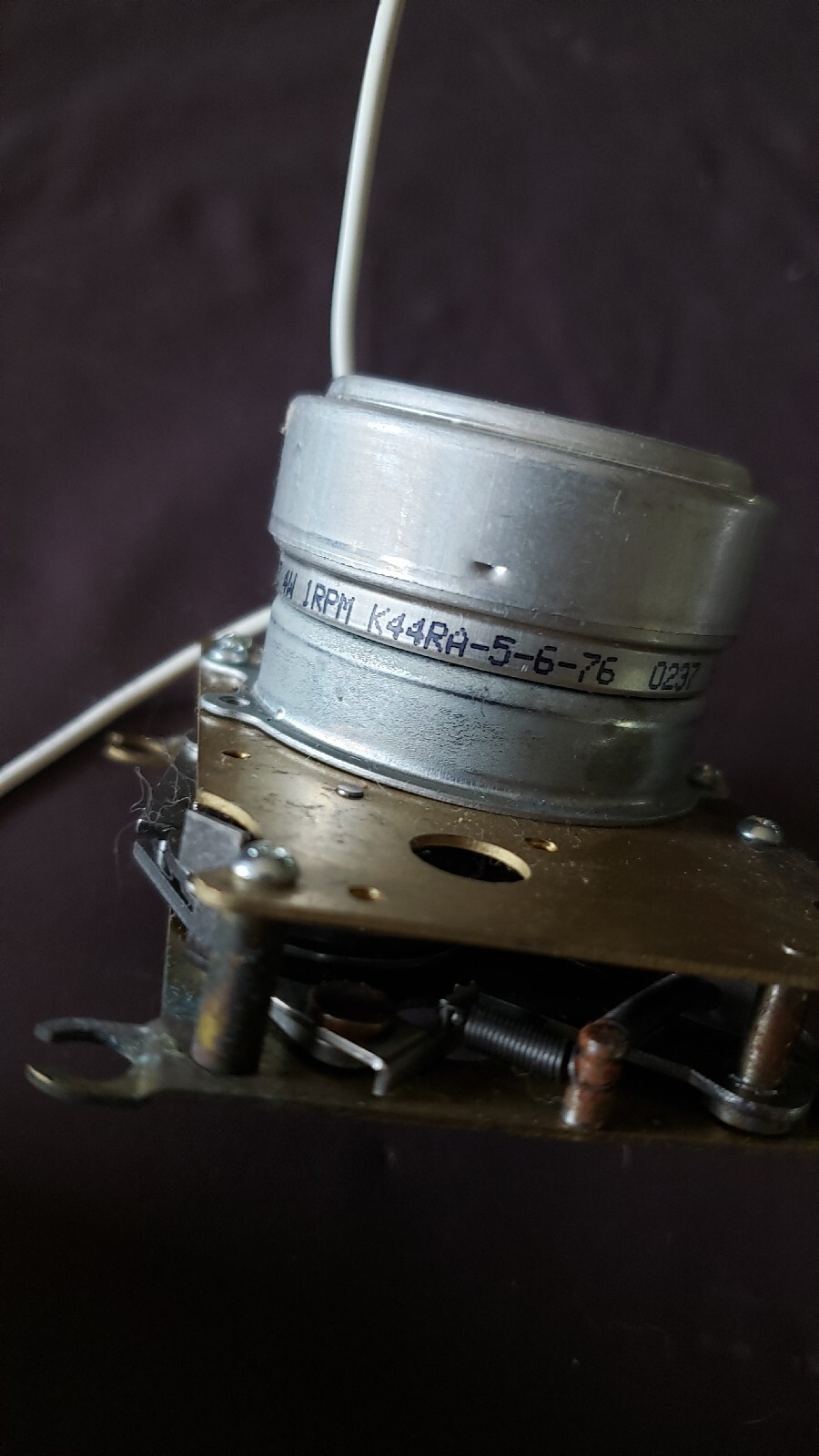 Vintage SYNCHRONOUS Clock Motor SYNCHRON # 638-391