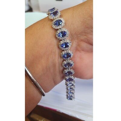 19,25 kt ovales Halo-Armband aus Tansanit und Diamant in Weißgold