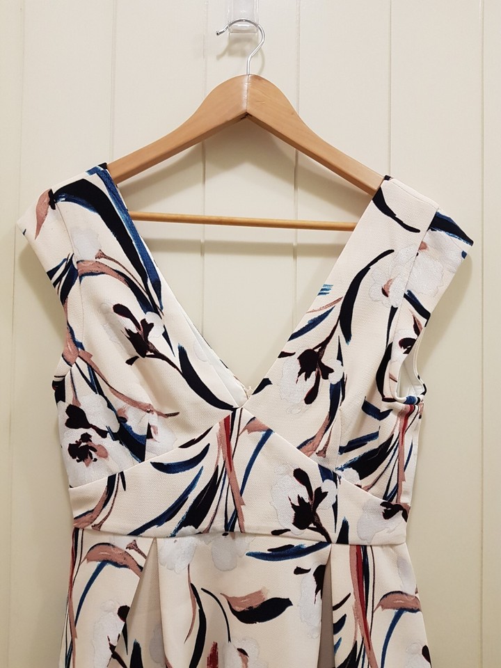 ZARA Trafaluc VNeck Fit And Flare Dress Abstract Floral Size Eur M/Aus