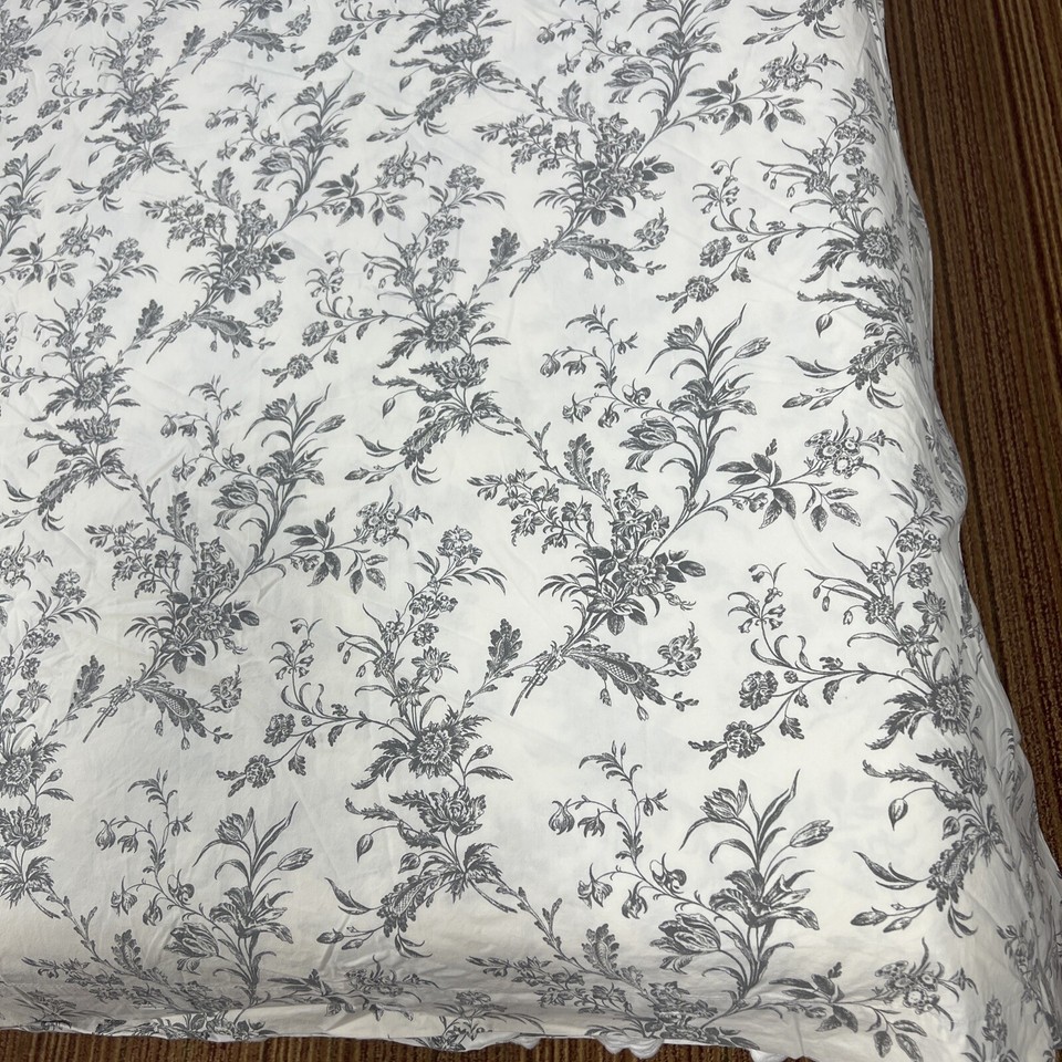 IKEA Duvet Cover Full/Queen Alvine Kvist White Gray Floral Cotton