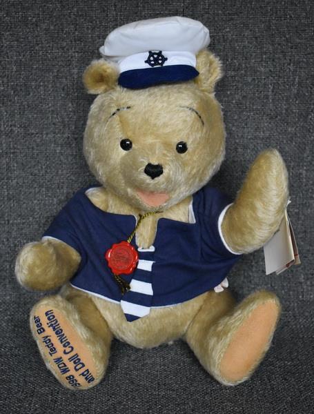 RARE HERMANN WALT DISNEY WORLD DOLL CONVENTION LE WINNIE THE POOH