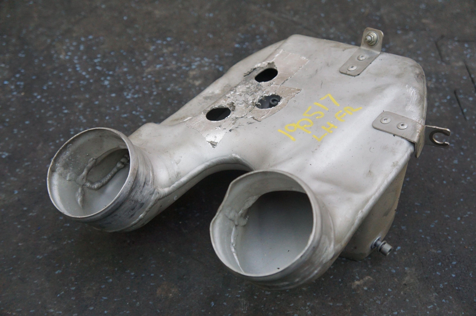 Front Left Hub Carrier Air Intake 267456 OEM Ferrari 458 Challenge *Note*