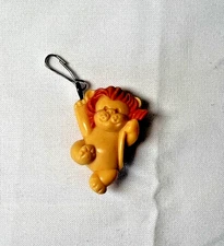 Avon Zip A Zoo Lovable Lion Zipper Pull Clip On Charm Vintage 1983 Plastic