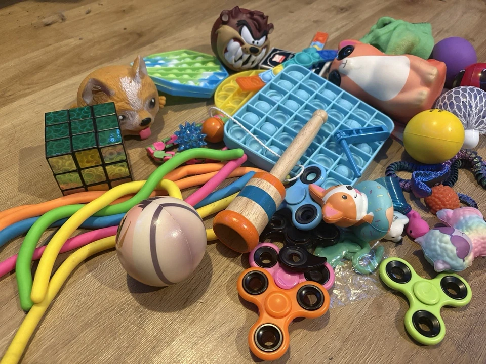 Paquete de juguetes inquietos de 35+ piezas viene con bolsa Foto 4 de 4