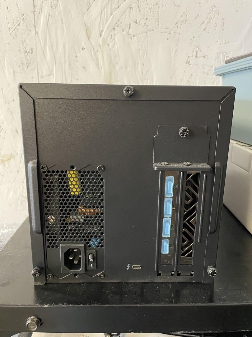 グラフィックボード・グラボ・ビデオカード eGFX Breakway Box 350/RADEON RX VEGA 56 Egfx Breakaway Box 350 Radeon Rx Vega 56 Thunderbolt 3 Egpu