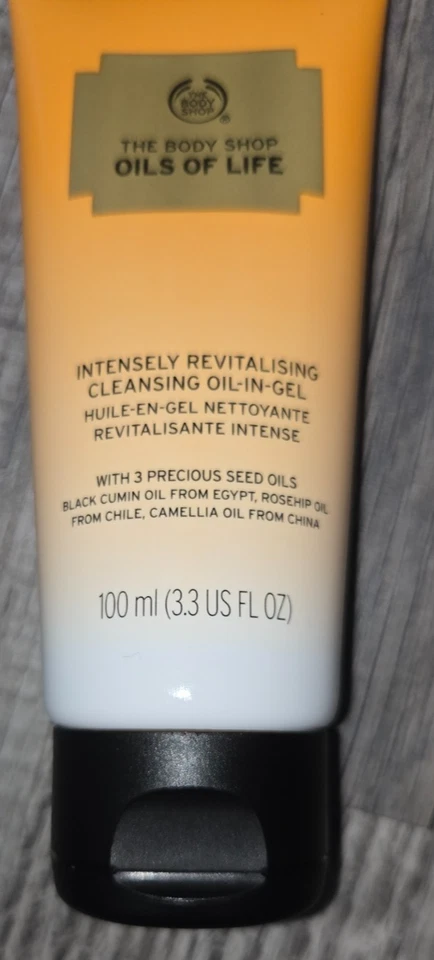 Body Shop Oils of Life Aceite Limpiador Intensamente Revitalizante en Gel 3.3 OZ Foto 3 de 3