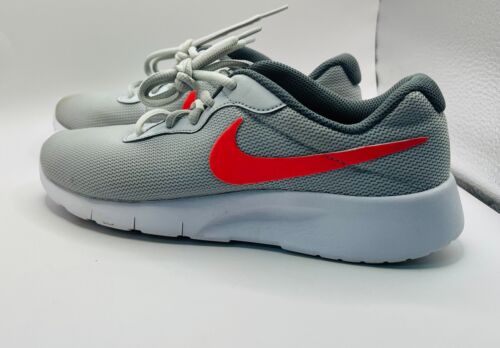 Nike Tanjun Big Kinder 818384-002 Pure Platinum Lava Glow Sportschuhe Größe 6Y
