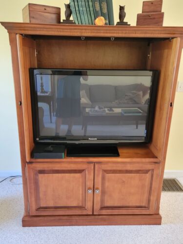 Beautiful Cherry Armoire For Entertainment, Closet, Storage, .. LOCALPICKUP ONLY
