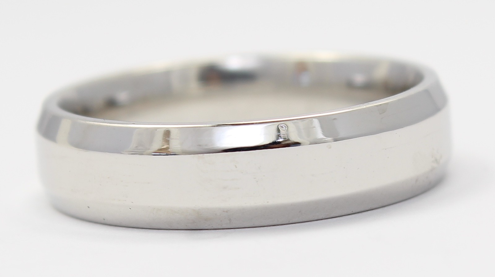 Platinum 950 Novell Polished Look Wedding Band Ring Gem