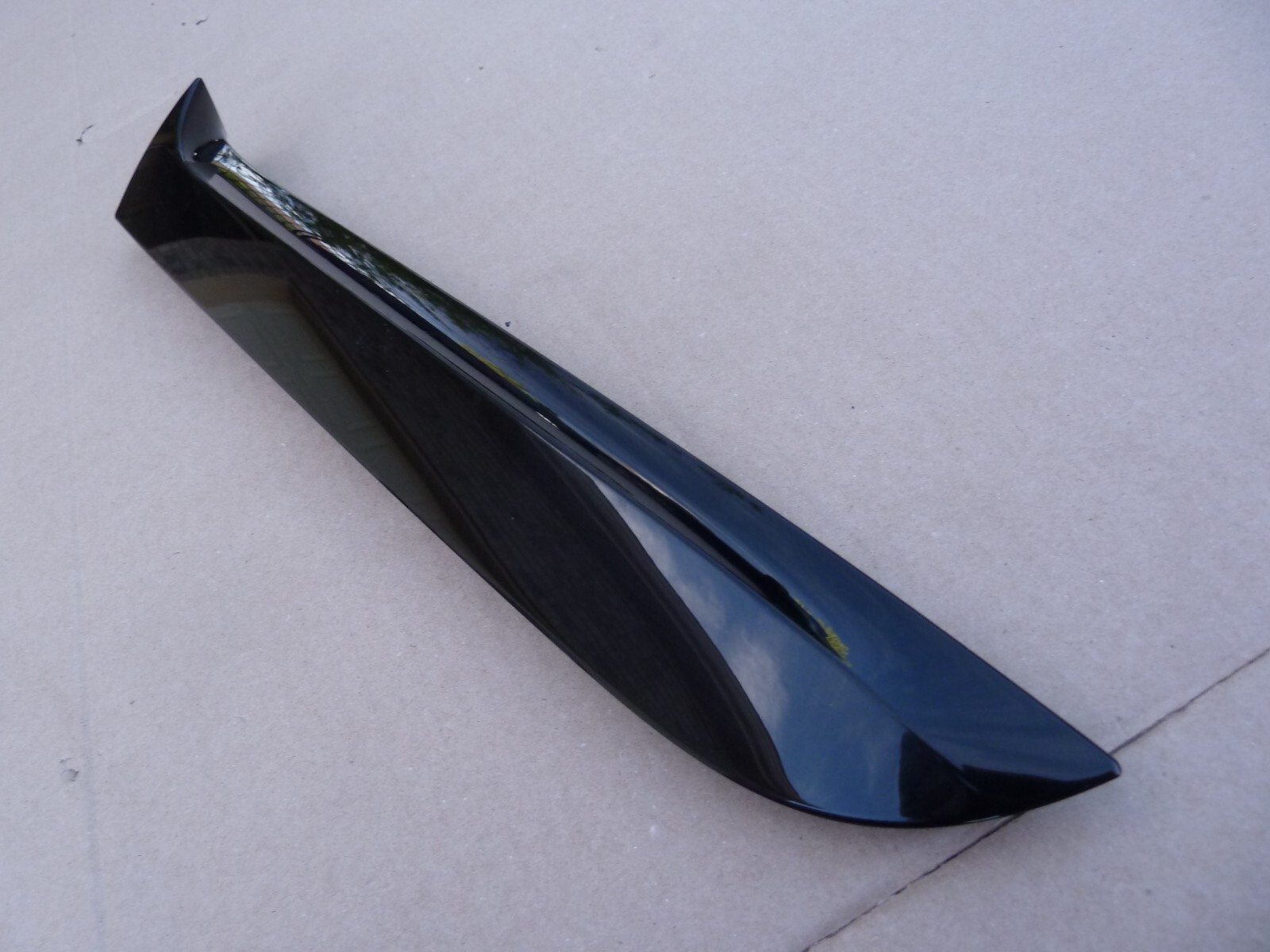 BENTLEY Bentayga Drivers Side Left Rear Back Glass Edge Molding Trim Garnish