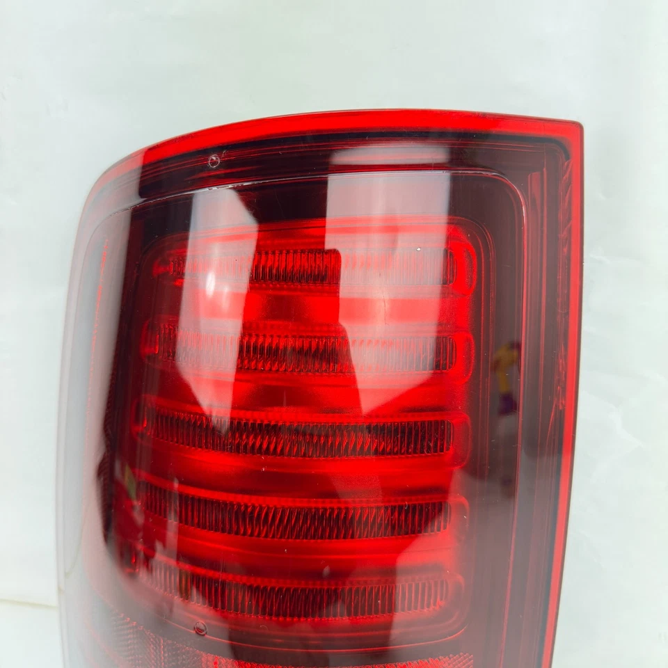 OEM 2013-2018 RAM 1500 2500 3500 Lámpara de luz trasera LED negra izquierda 68093081AC Foto 3 de 4