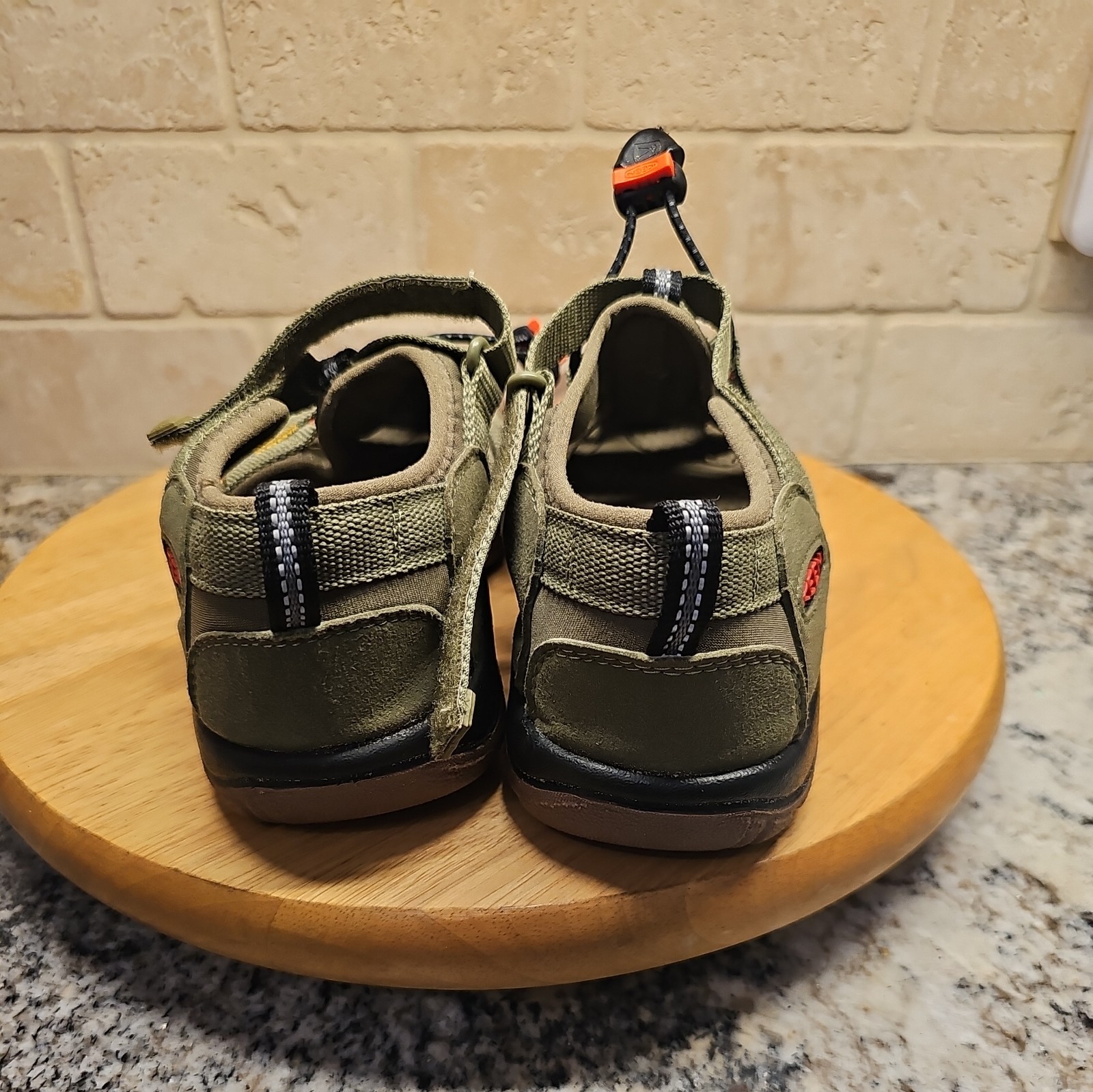 Sandali da pescatore KEEN Newport H2 1025073 verdi scarpe da trekking outdoor acqua taglia 5