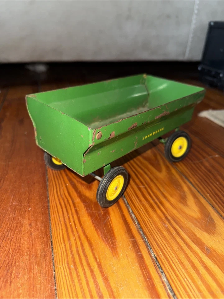 Vagón de juguete John Deere vintage de metal verde con ruedas amarillas - coleccionable Foto 4 de 4