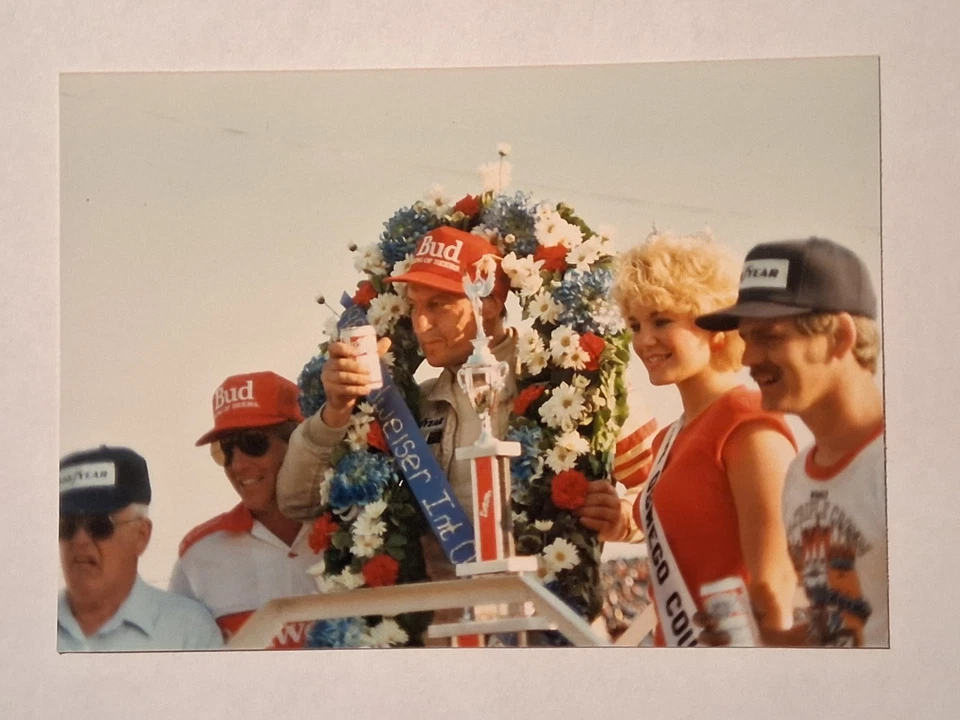 BENTLEY WARREN OSWEGO SPEEDWAY BUD CLASSIC 200 VICTORY LANE PHOTO - Image 1 of 1