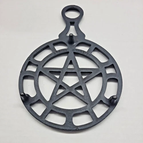 Griswold #1740 5 Pointed Star Cast Iron Trivet Vtg 1950s 3-footed Hot Plate image 6