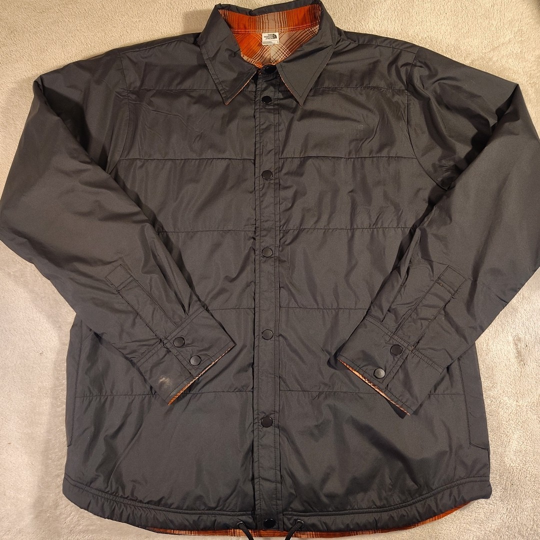 The North Face Fort Point Reversible Black Red Plaid Jacket Shacket Men's Medium