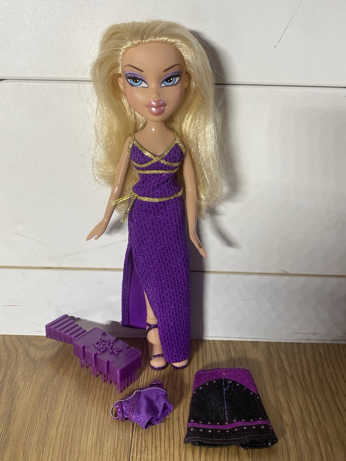 Bratz Passion 4 Fashion Cloe Spotlight Collection